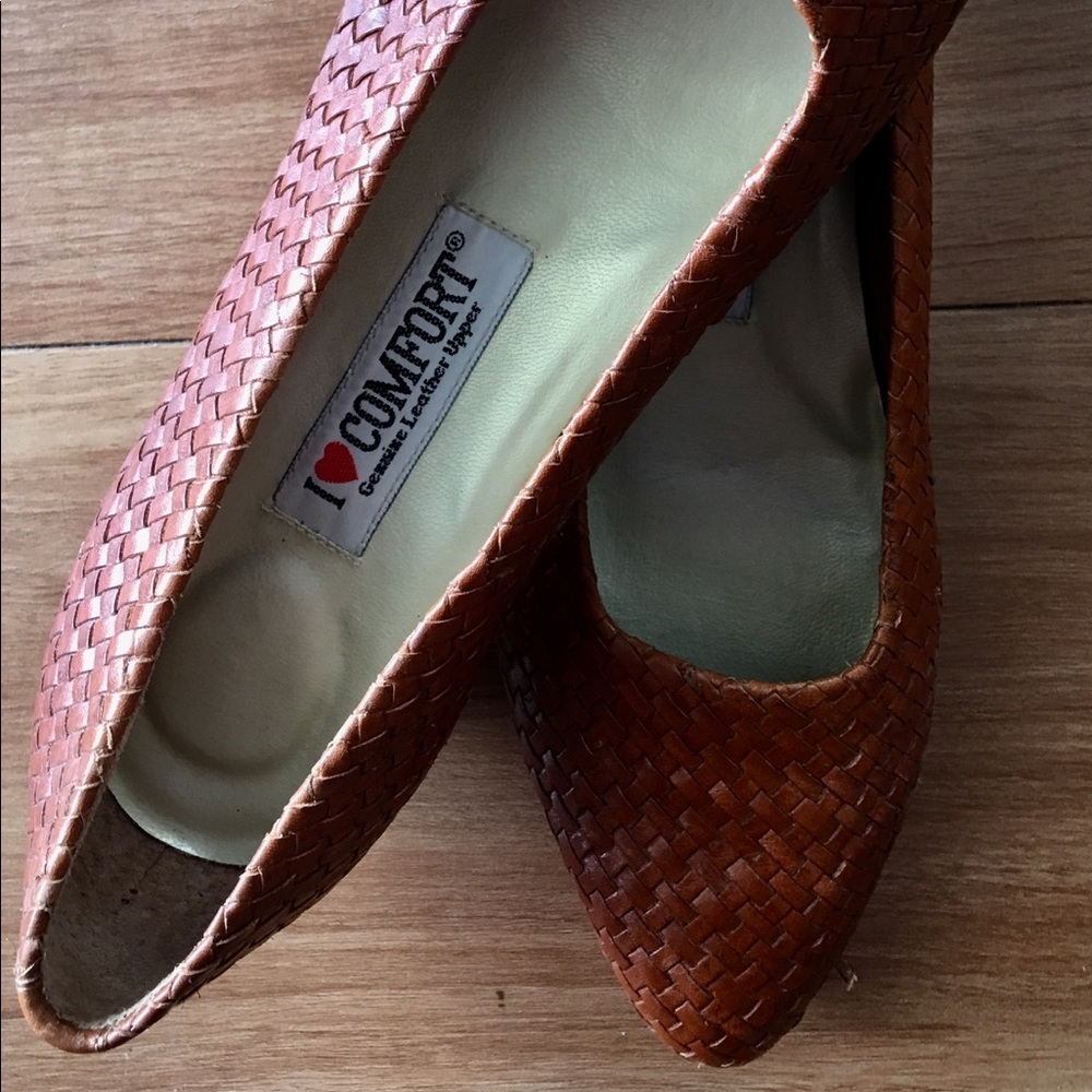 I love comfort brown leather wicker shoes - Picture 2 of 6